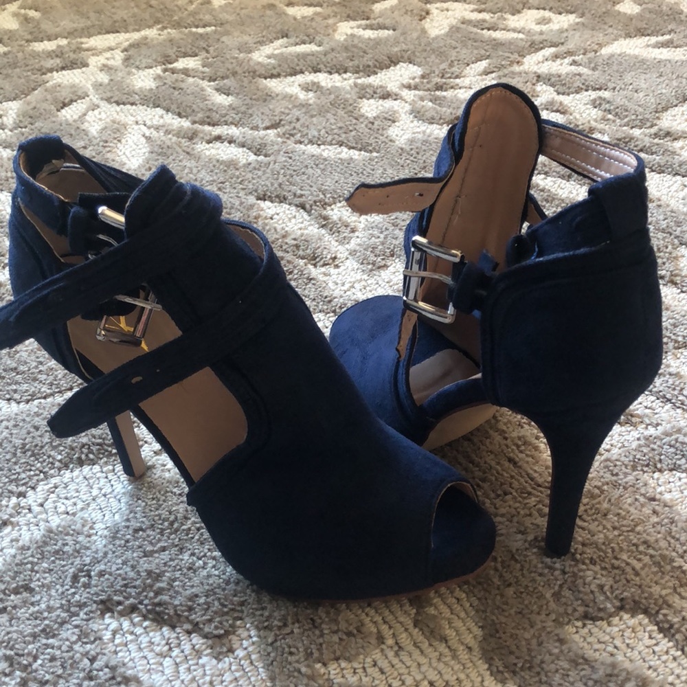 Navy blue size 8 XYD heels